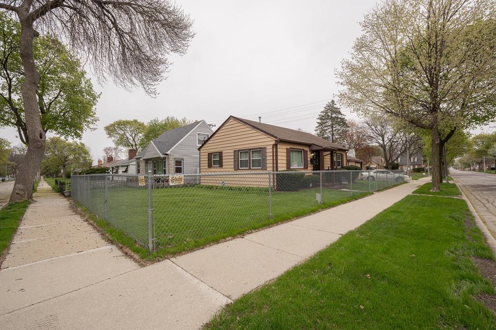 4222 Hope AVENUE, Milwaukee, WI 53216