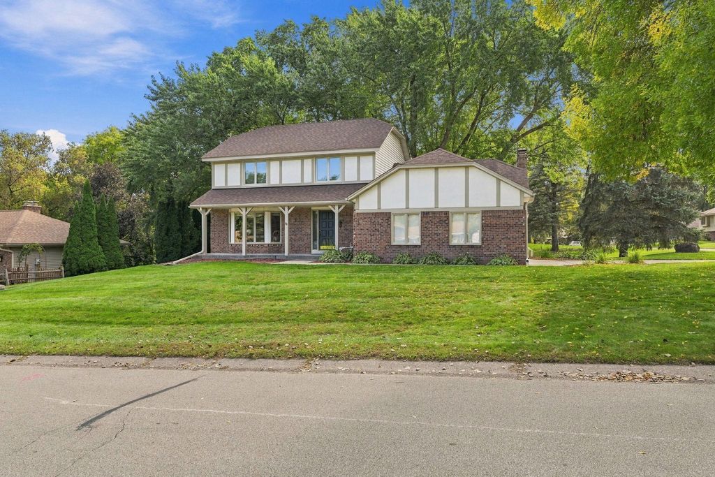 18731 Maple Leaf Drive, Eden Prairie, MN 55346 — photo 3