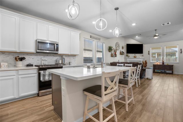 3039 Daw Boardwalk Drive, La Porte, TX 77571