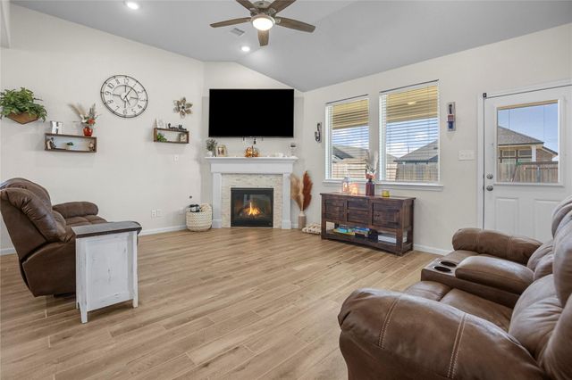 3039 Daw Boardwalk Drive, La Porte, TX 77571