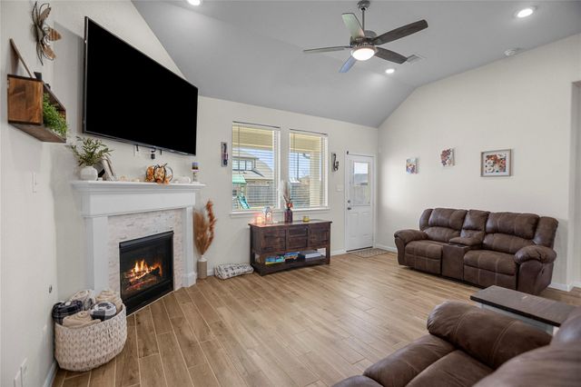 3039 Daw Boardwalk Drive, La Porte, TX 77571