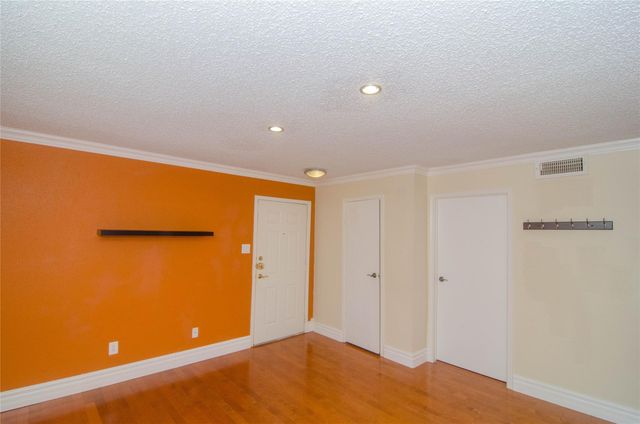 2750 Holly Hall Street 901, Houston, TX 77054