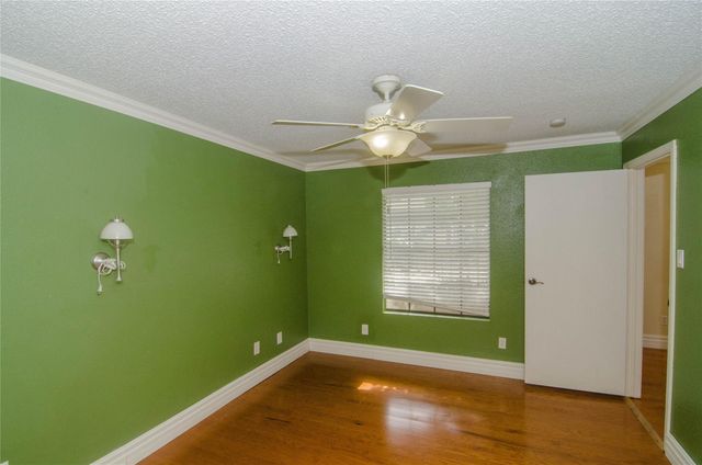 2750 Holly Hall Street 901, Houston, TX 77054