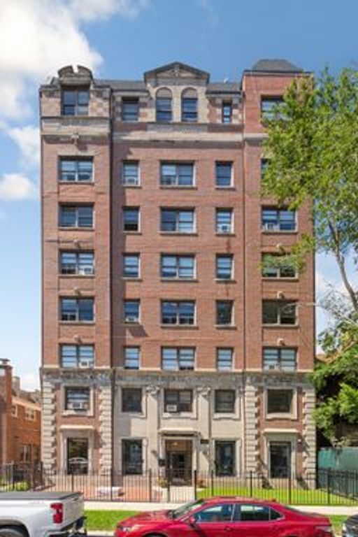 6026 N Winthrop Avenue 7H, Chicago, IL 60660