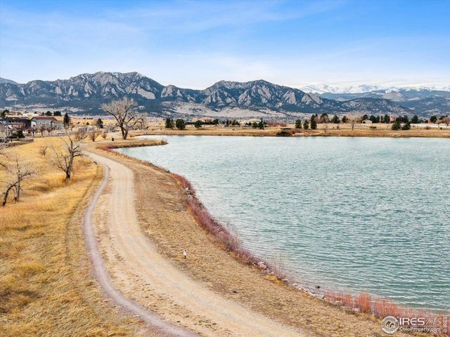 822 Trail Ridge Dr, Louisville, CO 80027
