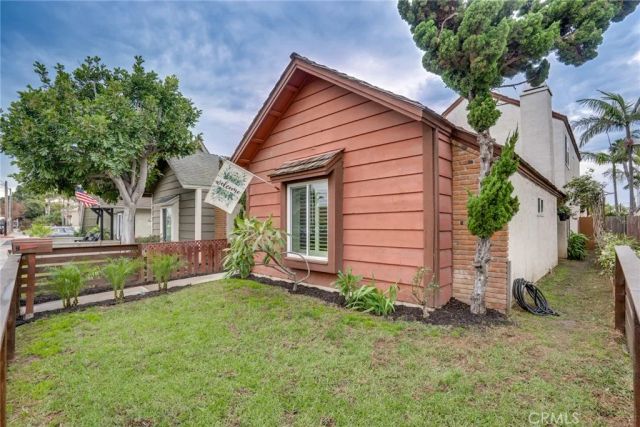 2007 Delaware Street, Huntington Beach, CA 92648