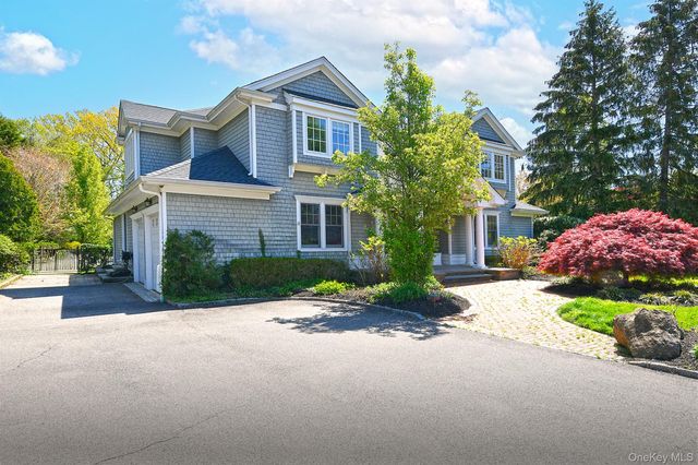 16 Sailfish Place, Northport, NY 11768