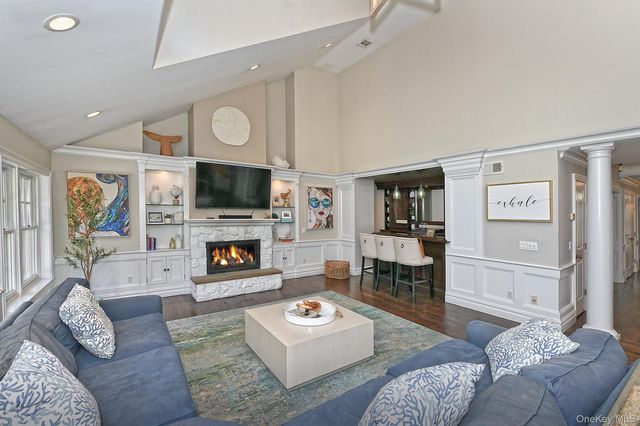16 Sailfish Place, Northport, NY 11768