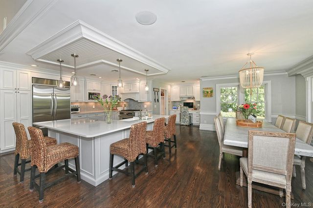 16 Sailfish Place, Northport, NY 11768