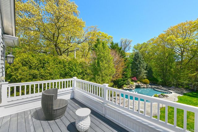 16 Sailfish Place, Northport, NY 11768