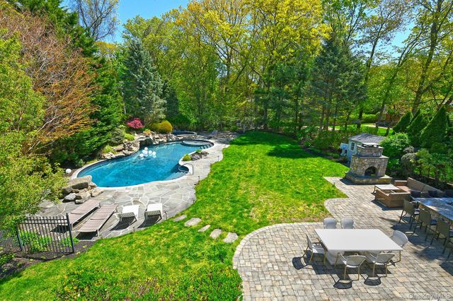 16 Sailfish Place, Northport, NY 11768