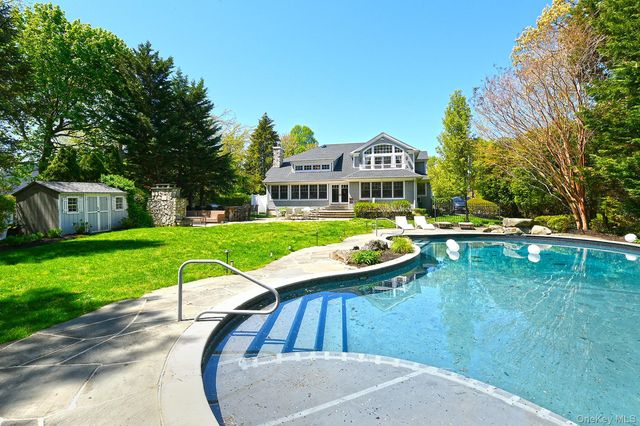 16 Sailfish Place, Northport, NY 11768