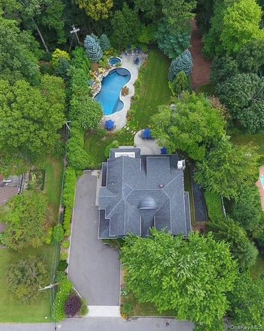16 Sailfish Place, Northport, NY 11768