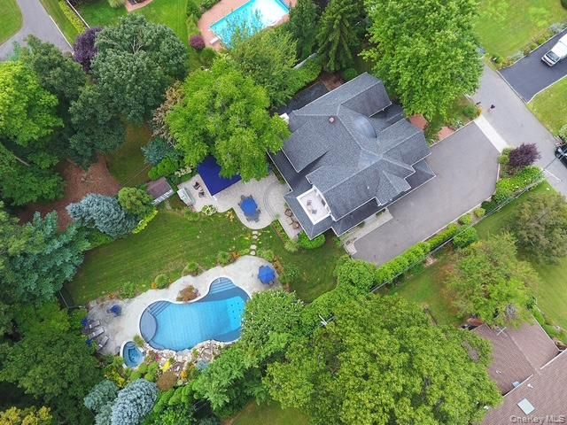 16 Sailfish Place, Northport, NY 11768