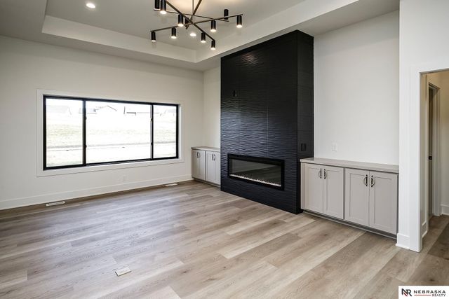 5913 N 157th Avenue, Omaha, NE 68116