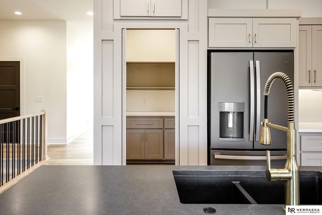 5913 N 157th Avenue, Omaha, NE 68116