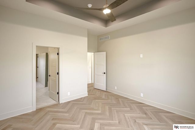 5913 N 157th Avenue, Omaha, NE 68116