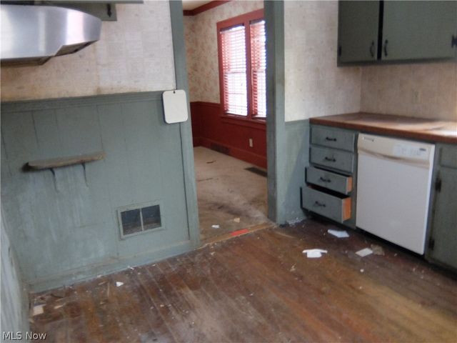 1094 Churchill Road, Girard, OH 44420