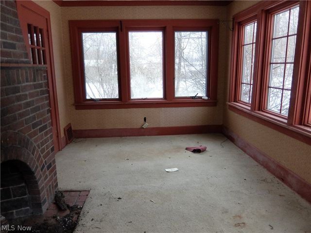 1094 Churchill Road, Girard, OH 44420