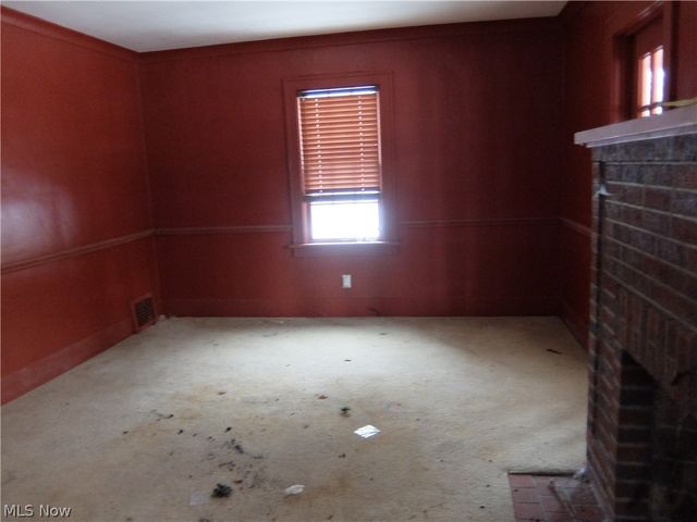 1094 Churchill Road, Girard, OH 44420