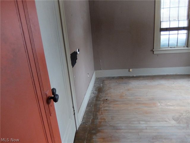 1094 Churchill Road, Girard, OH 44420