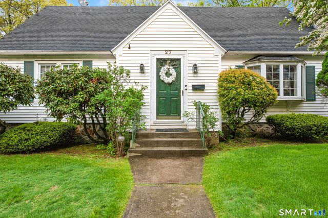 27 Theroux Avenue, Waterbury, CT 06708