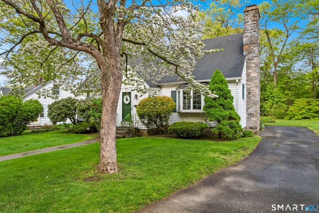 27 Theroux Avenue, Waterbury, CT 06708