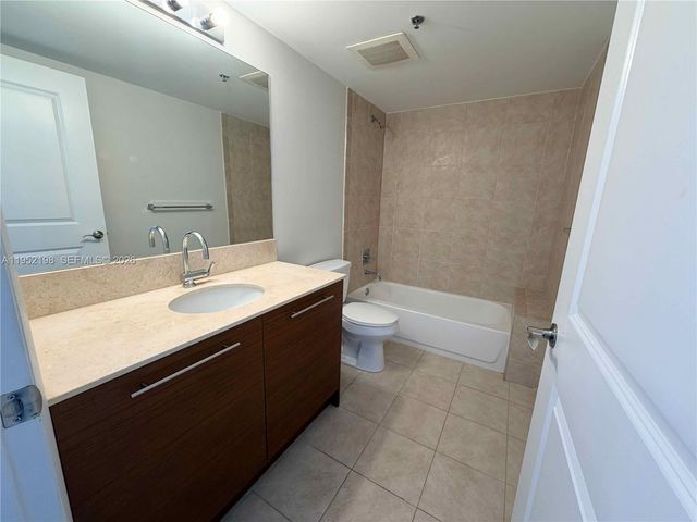 2641 N Flamingo Rd 1705N, Sunrise, FL 33323