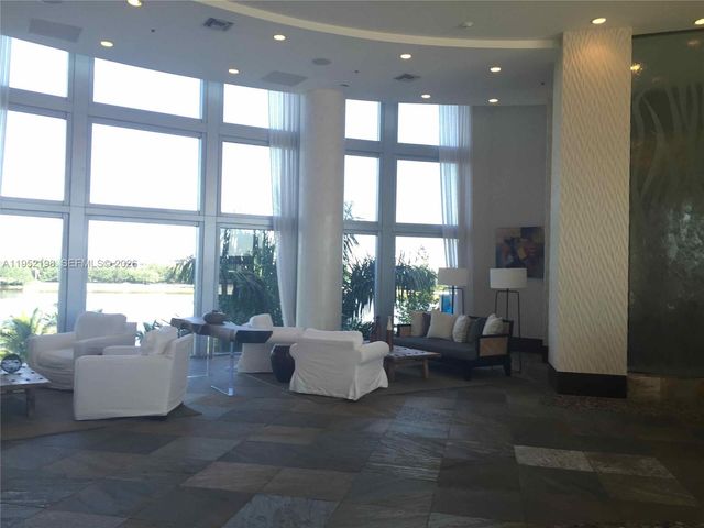 2641 N Flamingo Rd 1705N, Sunrise, FL 33323