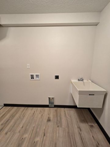 914 Katelyn Circle NE, Montgomery, MN 56069