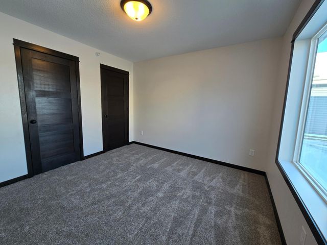 914 Katelyn Circle NE, Montgomery, MN 56069