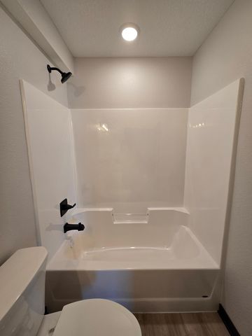 914 Katelyn Circle NE, Montgomery, MN 56069