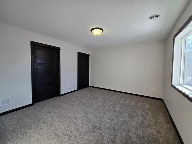 914 Katelyn Circle NE, Montgomery, MN 56069