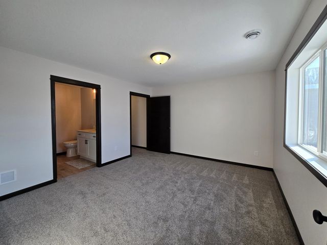 914 Katelyn Circle NE, Montgomery, MN 56069