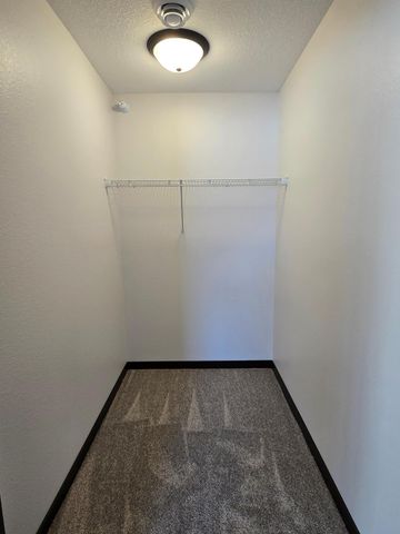 914 Katelyn Circle NE, Montgomery, MN 56069