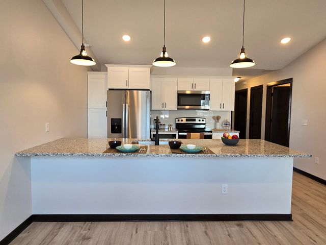 914 Katelyn Circle NE, Montgomery, MN 56069