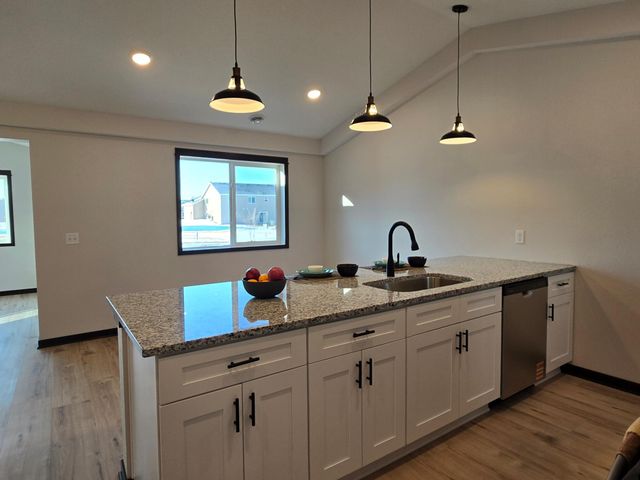 914 Katelyn Circle NE, Montgomery, MN 56069