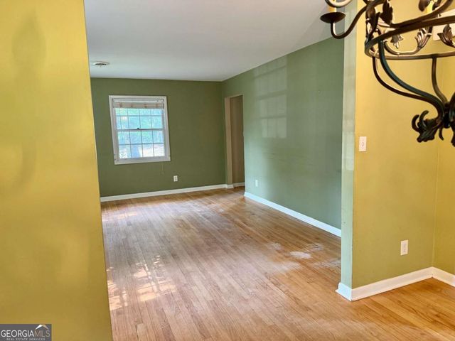 2704 Sunny Lane SE, Marietta, GA 30067