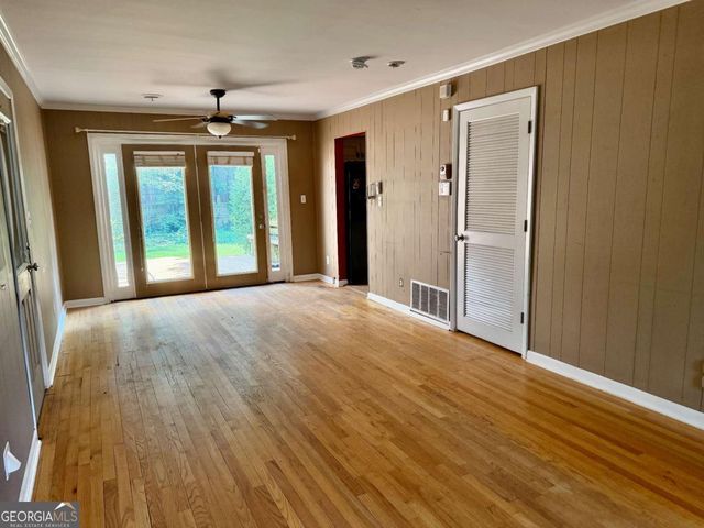 2704 Sunny Lane SE, Marietta, GA 30067