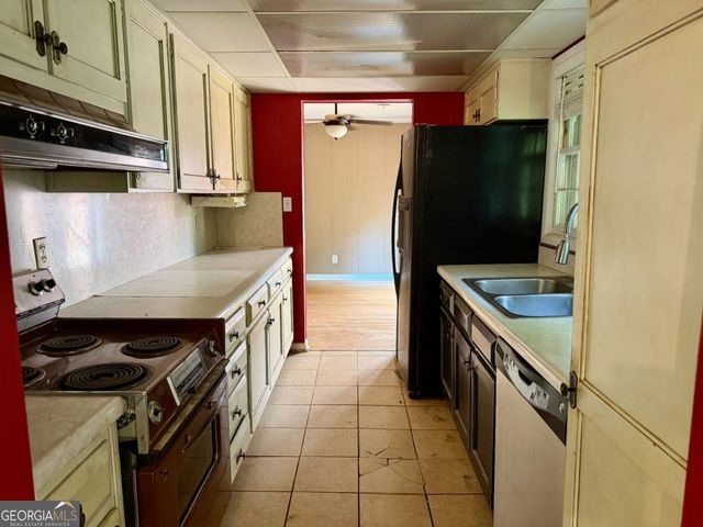2704 Sunny Lane SE, Marietta, GA 30067