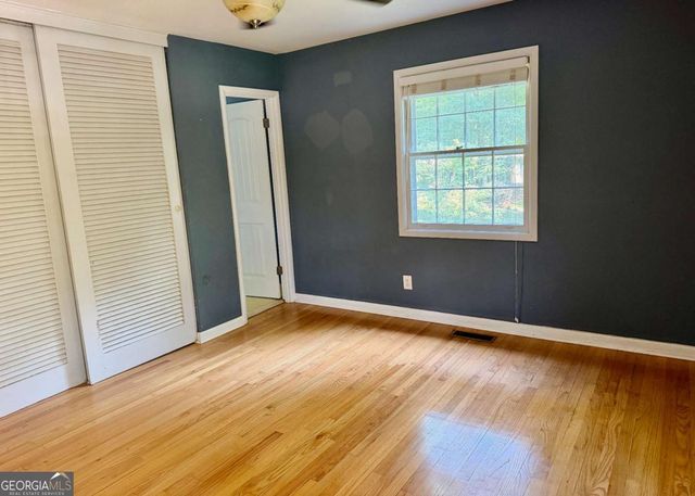 2704 Sunny Lane SE, Marietta, GA 30067