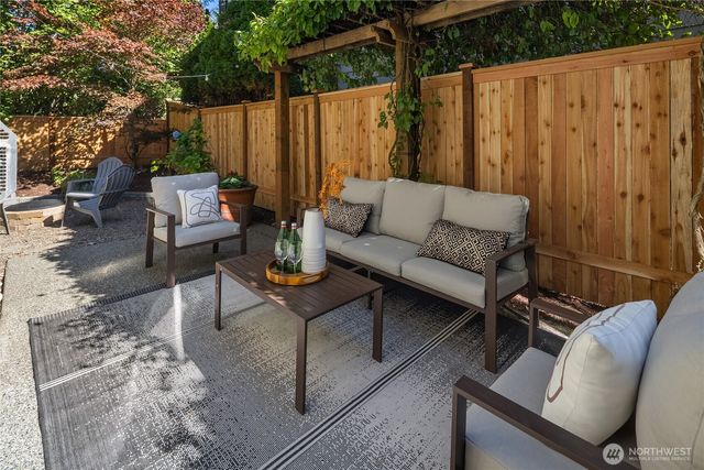 18316 NE 111th Street, Redmond, WA 98052
