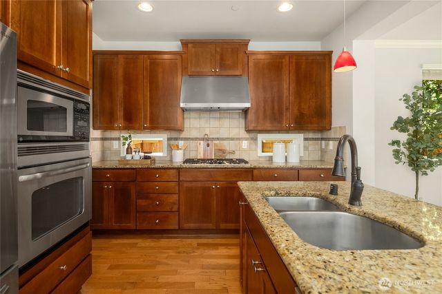 18316 NE 111th Street, Redmond, WA 98052