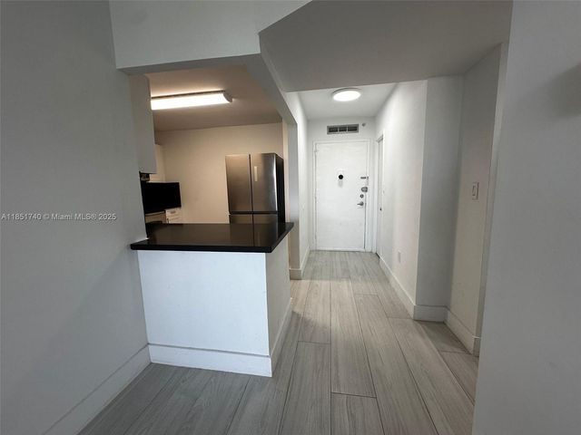 2780 NE 183rd St 611, Aventura, FL 33160