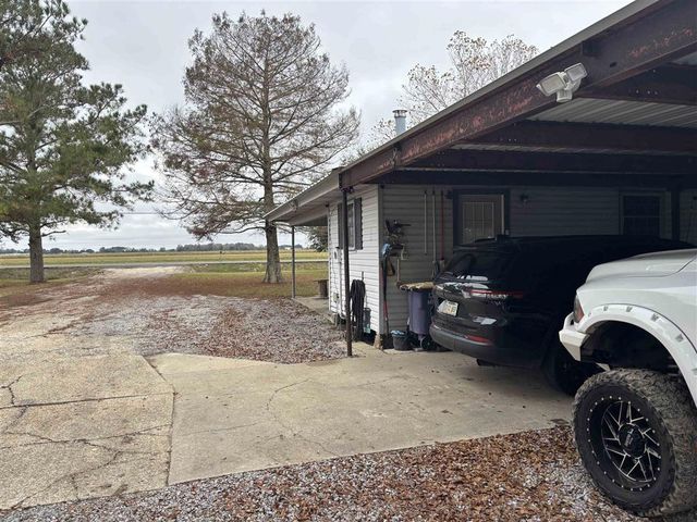 19546 HWY 102, Jennings, LA 70546