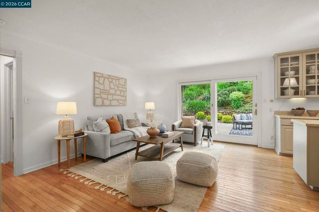 425 Roanoke Dr, Martinez, CA 94553