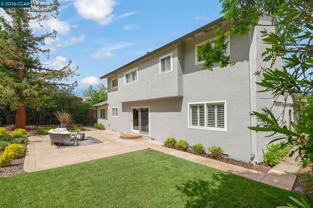 425 Roanoke Dr, Martinez, CA 94553