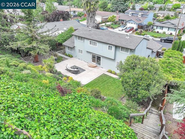 425 Roanoke Dr, Martinez, CA 94553