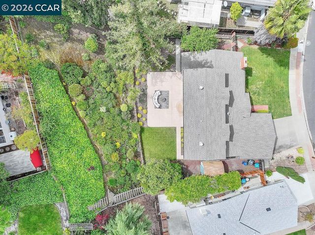 425 Roanoke Dr, Martinez, CA 94553