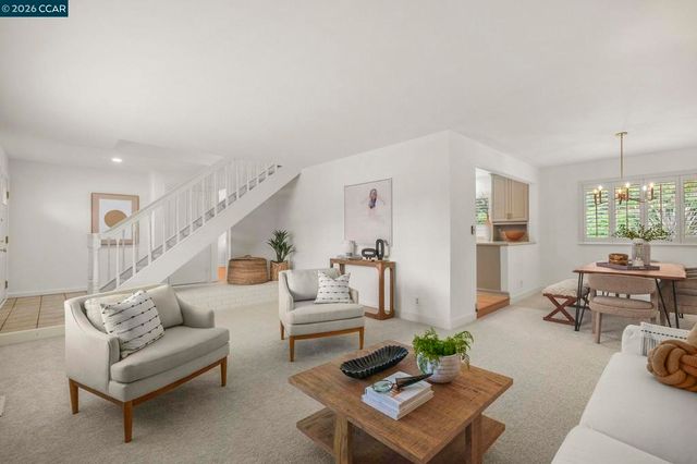 425 Roanoke Dr, Martinez, CA 94553